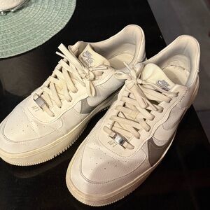 NIKE AIR FORCE 1 Platform WOMEN’S SHOES